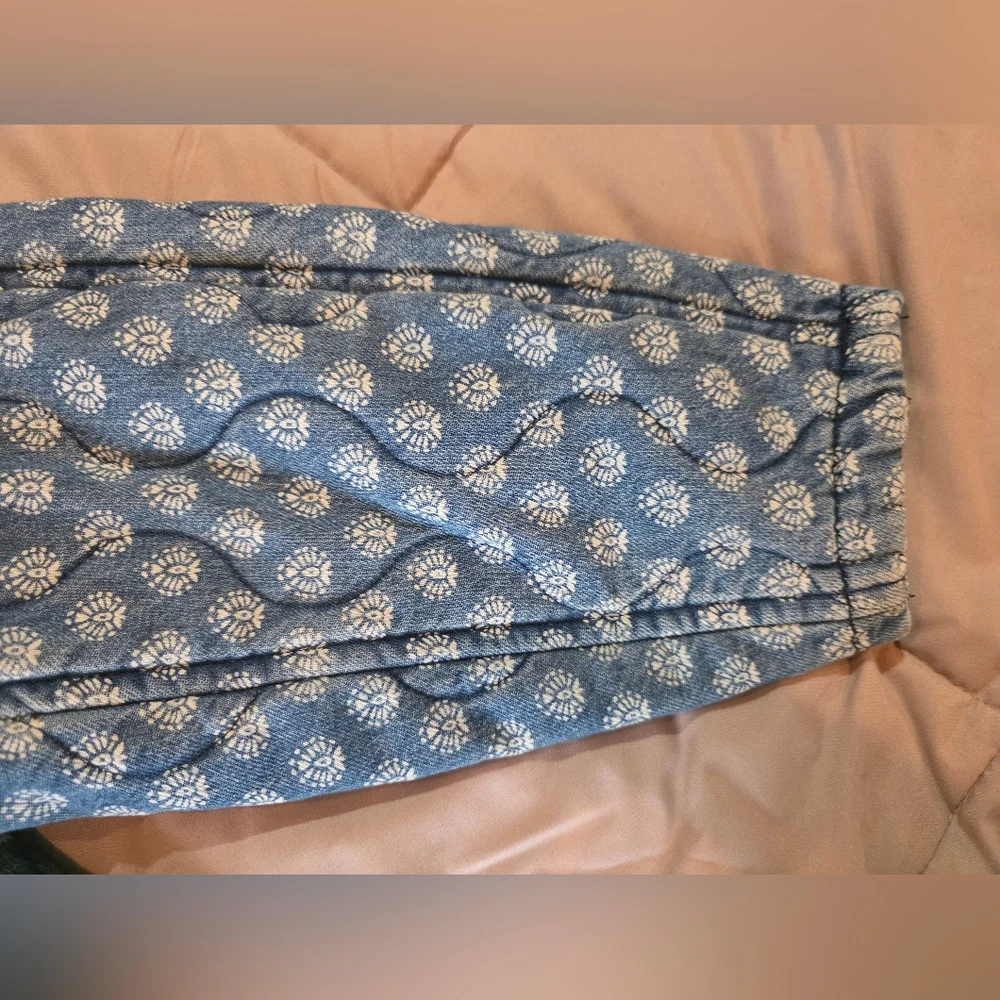 Levi's Premium Blue Quilted Floral-Print Jacket SizeL NWT - Picture 7 of 16